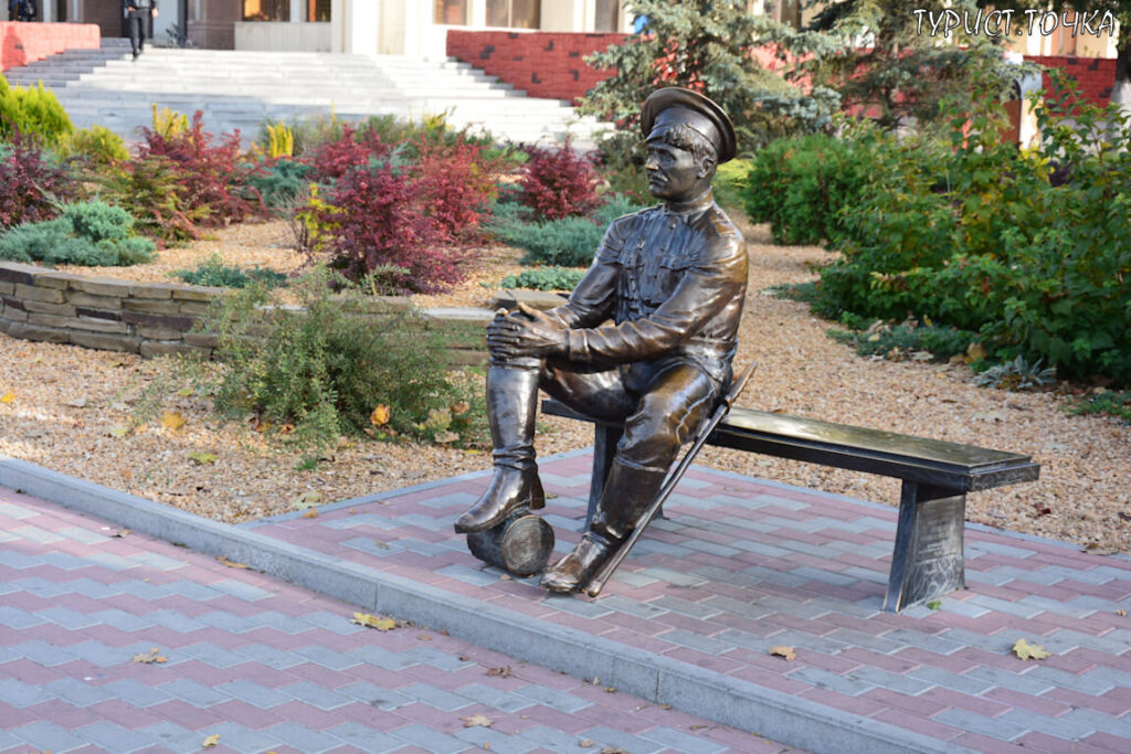 бронзовая скульптура "Казак" (бронза). Genre bronze sculpture "Cossack"