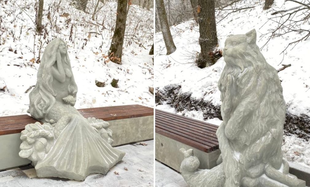 Скульптуры, лавочки. Sculptures, benches.