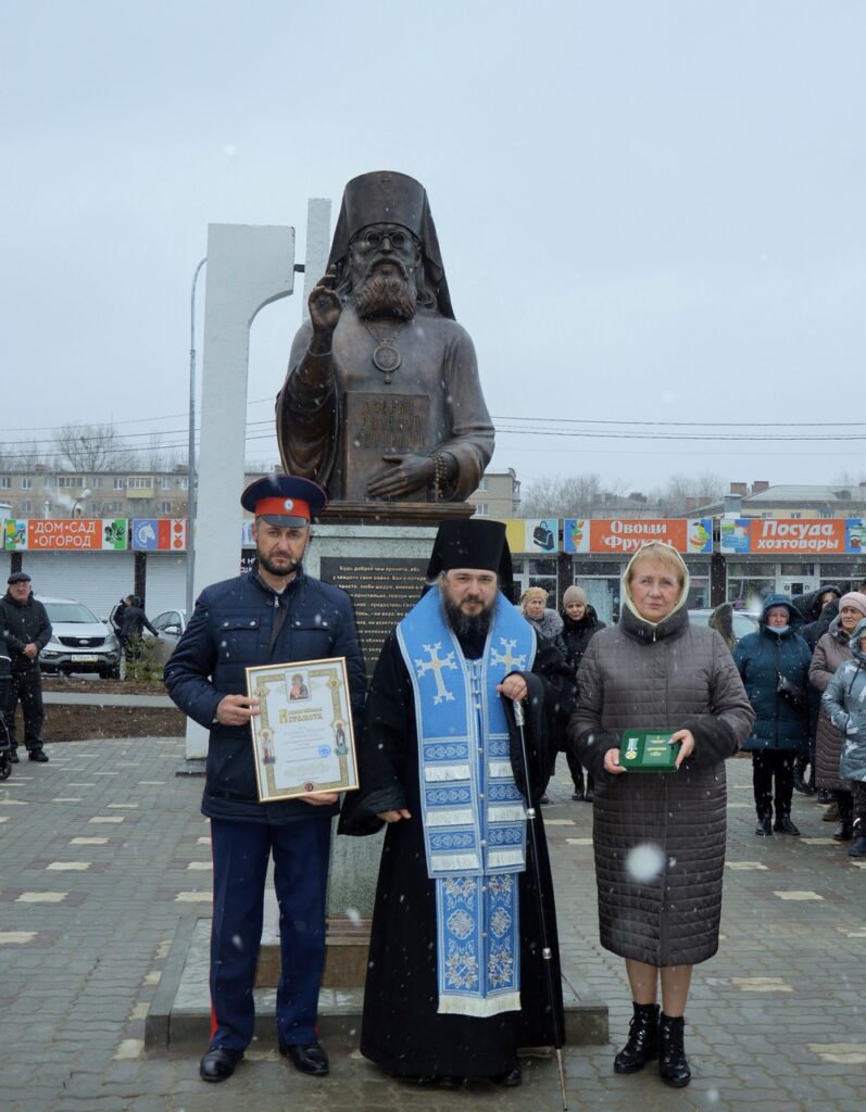 Памятник свт. Луке Крымскому Monument to St. Luke of Crimea