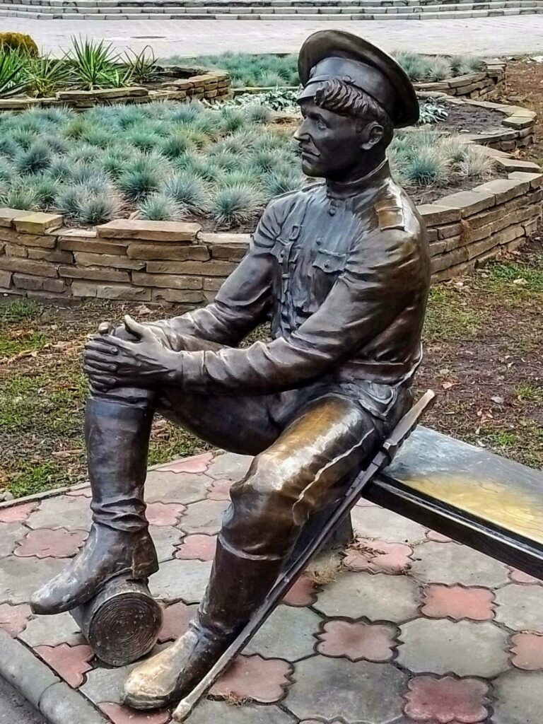 бронзовая скульптура "Казак" (бронза). bronze sculpture "Cossack"